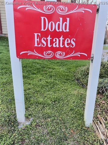 104 Dodd Street, Poca, WV 25159