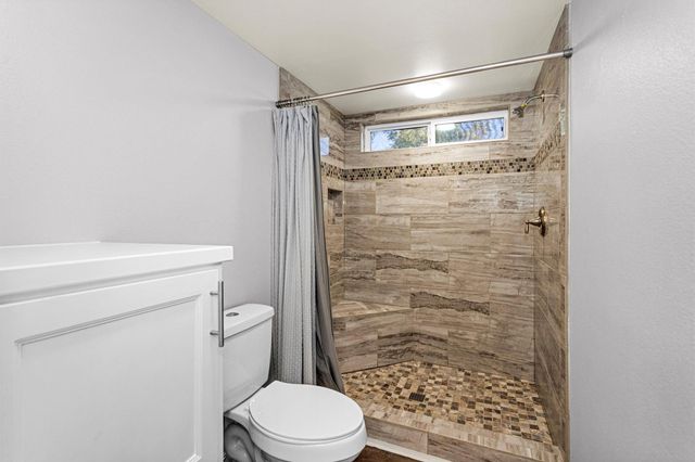 12922 Longstreet Dr Road 711, Willis, TX 77318