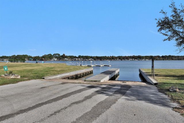 12922 Longstreet Dr Road 711, Willis, TX 77318