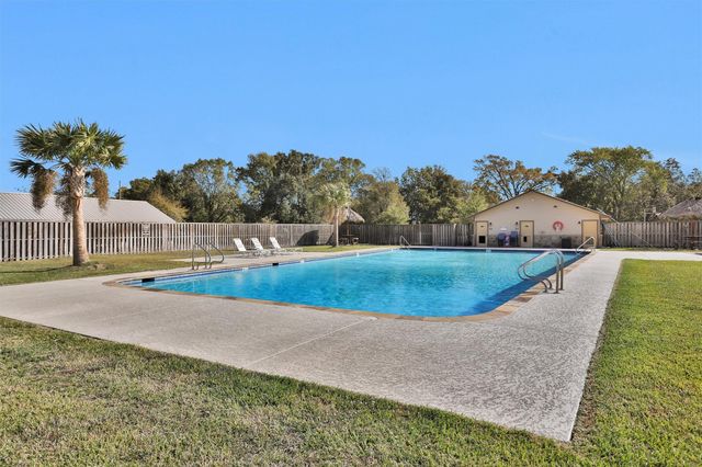 12922 Longstreet Dr Road 711, Willis, TX 77318