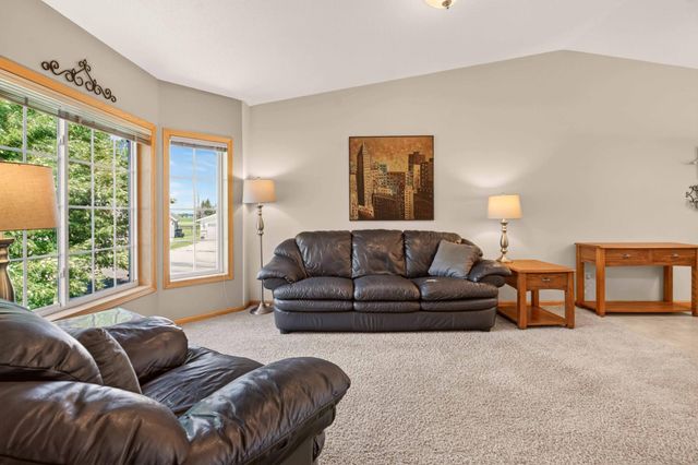 624 29th Street N, Moorhead, MN 56560