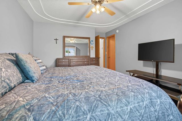 624 29th Street N, Moorhead, MN 56560