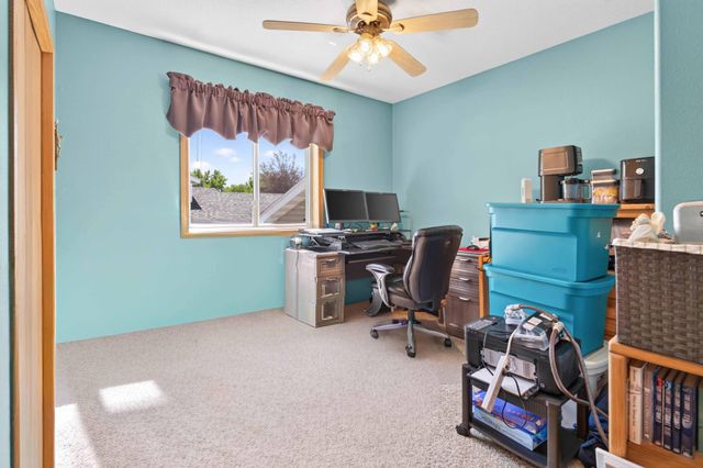 624 29th Street N, Moorhead, MN 56560