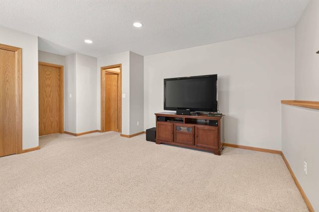 624 29th Street N, Moorhead, MN 56560