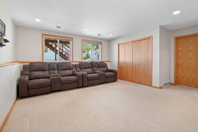 624 29th Street N, Moorhead, MN 56560