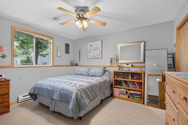 624 29th Street N, Moorhead, MN 56560