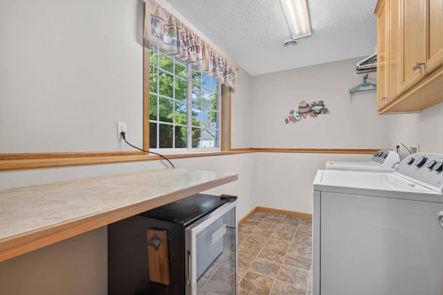 624 29th Street N, Moorhead, MN 56560