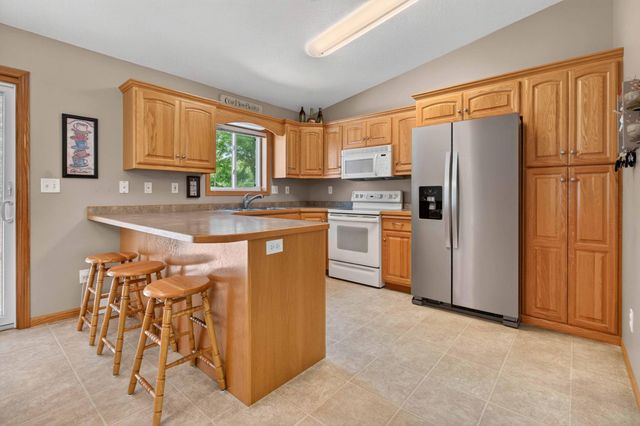624 29th Street N, Moorhead, MN 56560