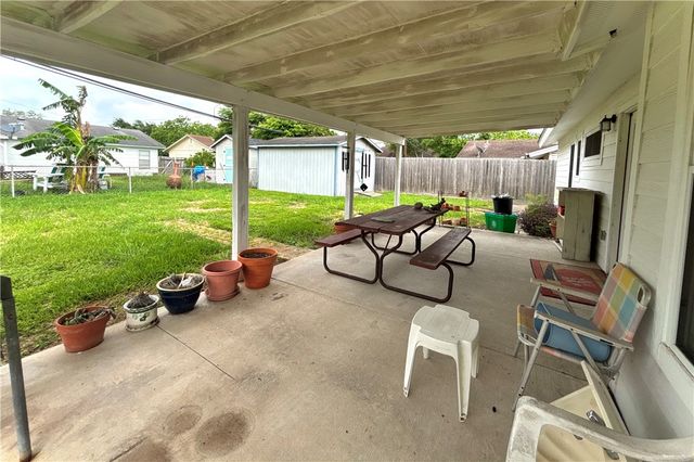 5838 Glen Arbor Dr, Corpus Christi, TX 78412