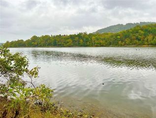57 Sailboat Dr. Drive, Holiday Island, AR 72631