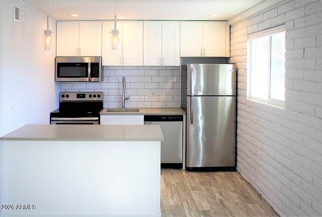 3141 N 37th Street 10, Phoenix, AZ 85018