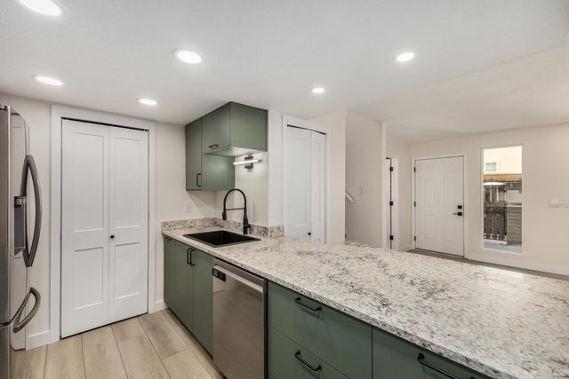 222 W Brown Road 104, Mesa, AZ 85201