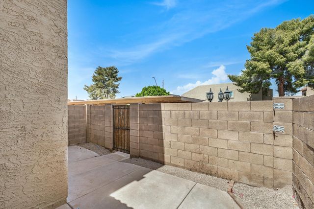 222 W Brown Road 104, Mesa, AZ 85201