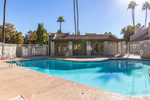 222 W Brown Road 104, Mesa, AZ 85201