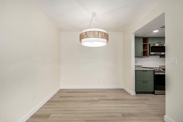 222 W Brown Road 104, Mesa, AZ 85201