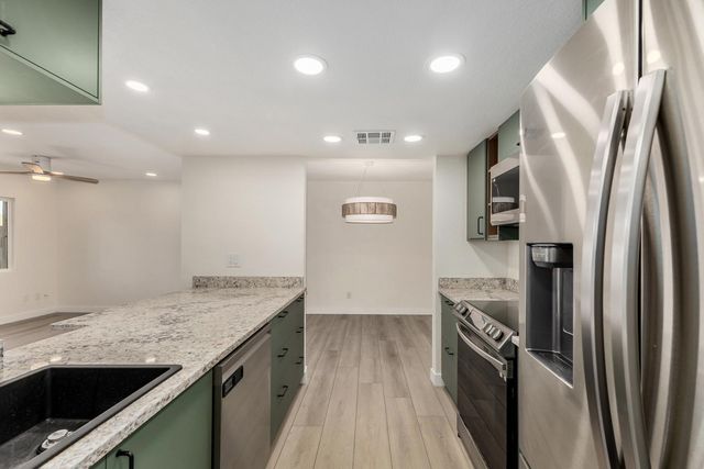 222 W Brown Road 104, Mesa, AZ 85201