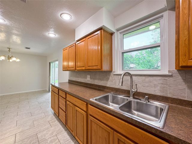 506 Avondale Lane, Friendswood, TX 77546