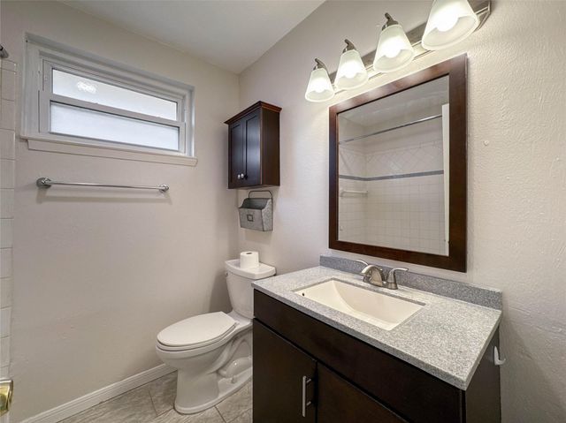 506 Avondale Lane, Friendswood, TX 77546