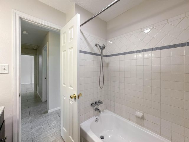 506 Avondale Lane, Friendswood, TX 77546