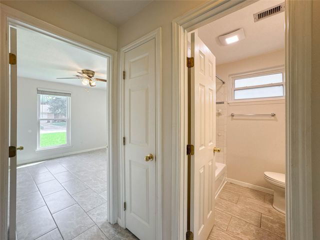 506 Avondale Lane, Friendswood, TX 77546
