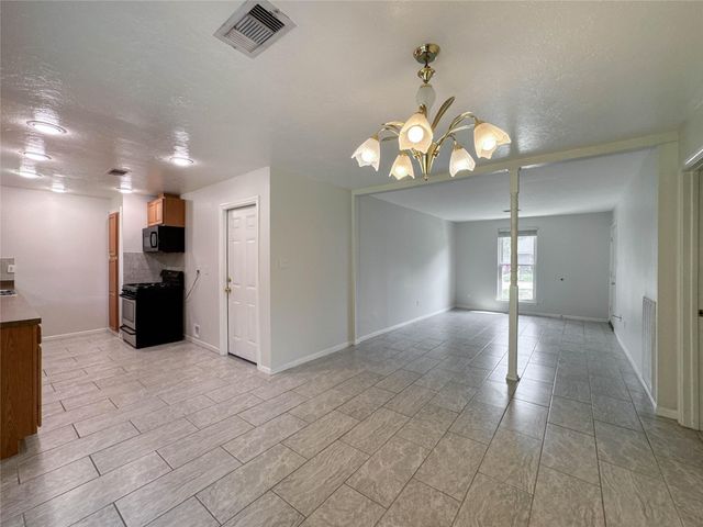 506 Avondale Lane, Friendswood, TX 77546