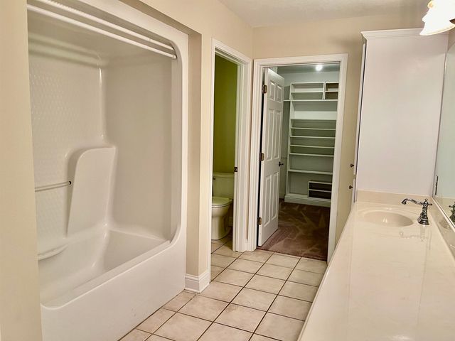 715 University, Carthage, TX 75633