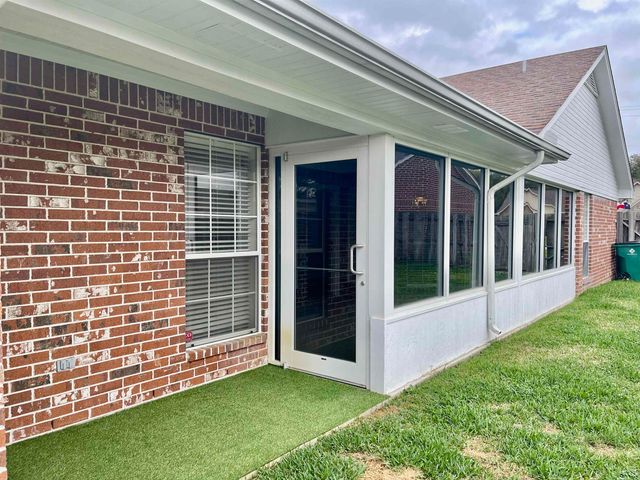 715 University, Carthage, TX 75633