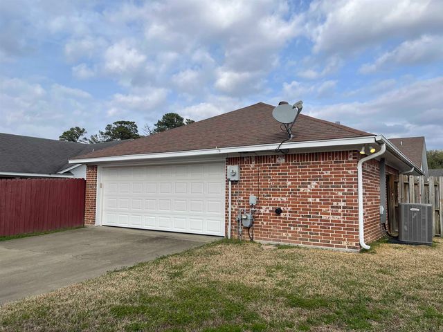 715 University, Carthage, TX 75633