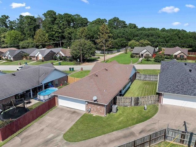 715 University, Carthage, TX 75633