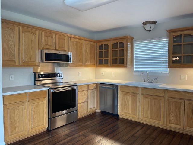 715 University, Carthage, TX 75633