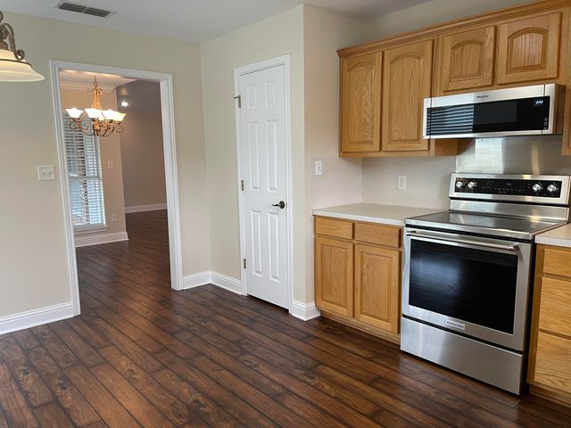 715 University, Carthage, TX 75633