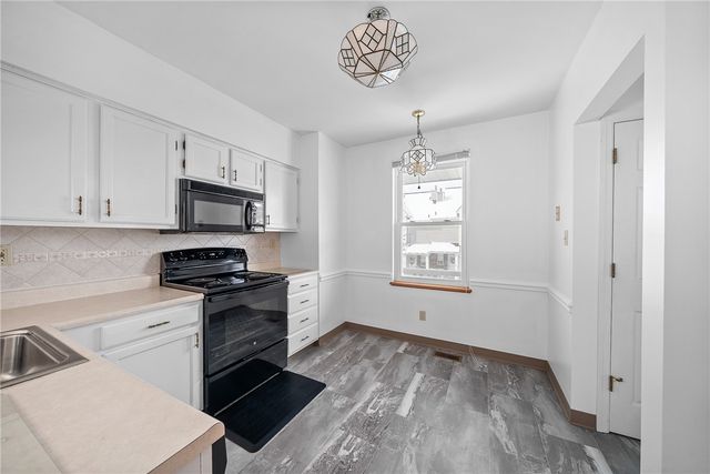 162 Old Village Lane, Bethel Park, PA 15102