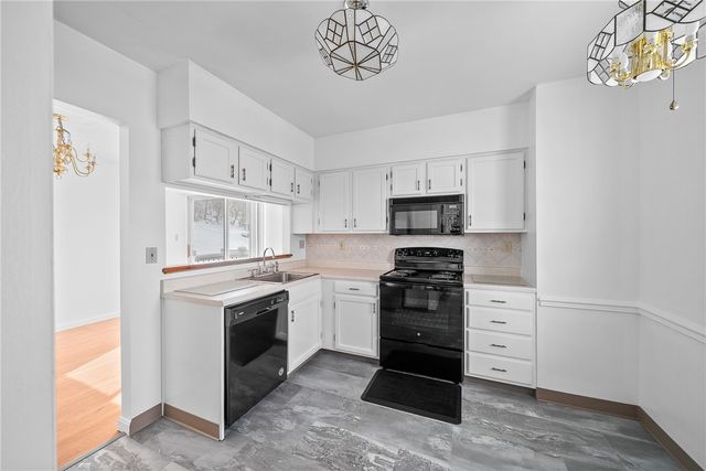 162 Old Village Lane, Bethel Park, PA 15102