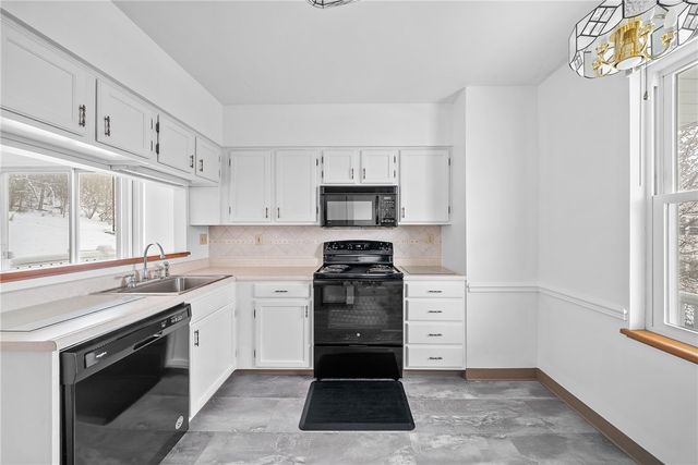 162 Old Village Lane, Bethel Park, PA 15102