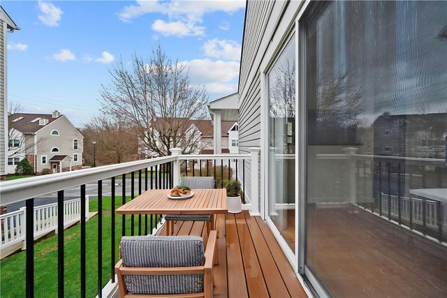 162 Old Village Lane, Bethel Park, PA 15102