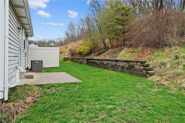 162 Old Village Lane, Bethel Park, PA 15102
