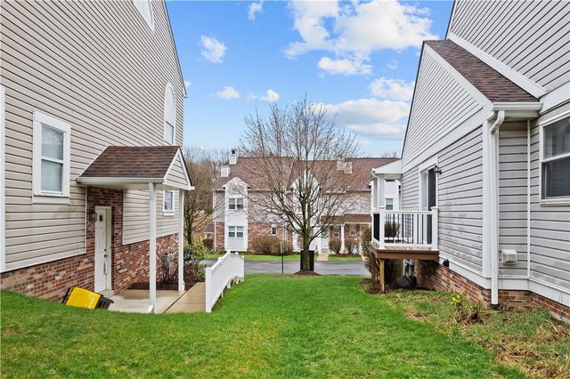 162 Old Village Lane, Bethel Park, PA 15102