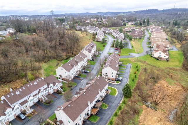 162 Old Village Lane, Bethel Park, PA 15102