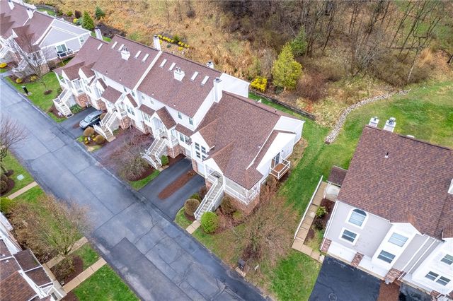162 Old Village Lane, Bethel Park, PA 15102