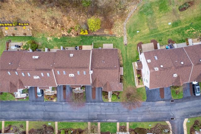 162 Old Village Lane, Bethel Park, PA 15102