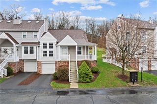 162 Old Village Lane, Bethel Park, PA 15102