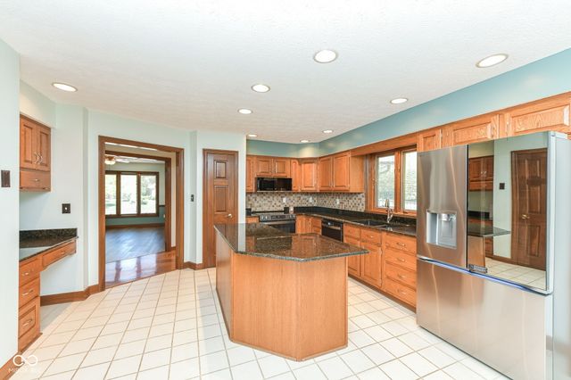 7668 Ballinshire N, Indianapolis, IN 46254