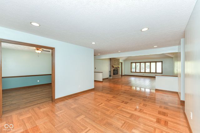 7668 Ballinshire N, Indianapolis, IN 46254