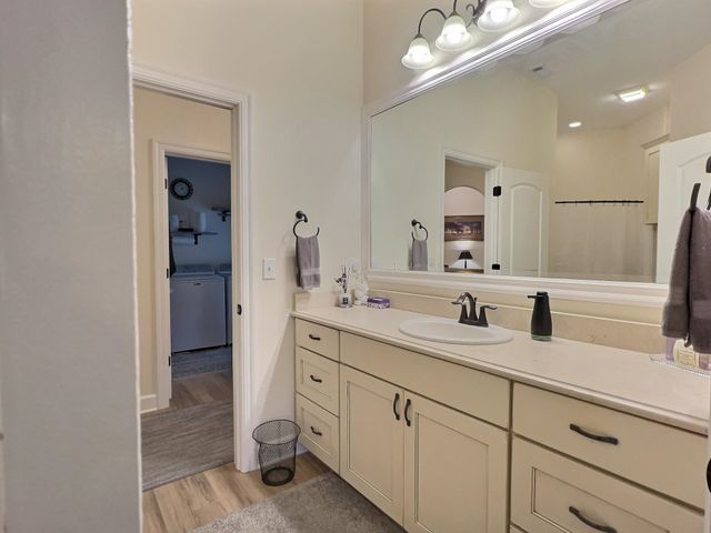 5095 N Remington St, Bel Aire, KS 67226