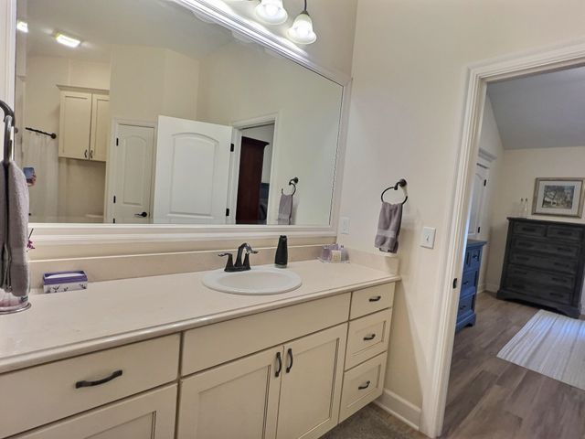 5095 N Remington St, Bel Aire, KS 67226