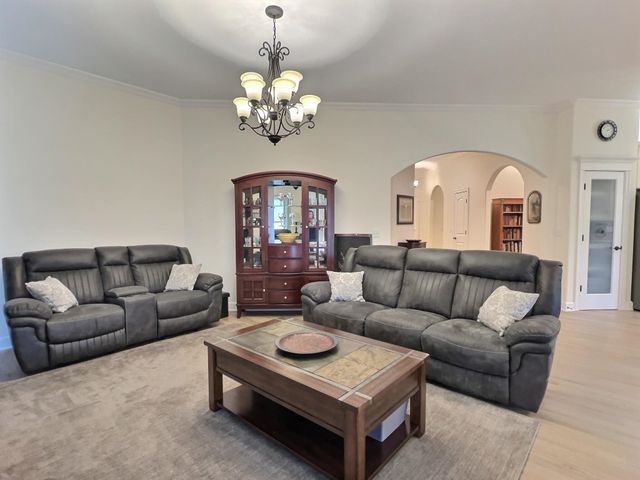 5095 N Remington St, Bel Aire, KS 67226