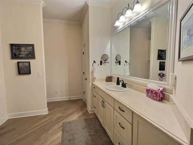 5095 N Remington St, Bel Aire, KS 67226