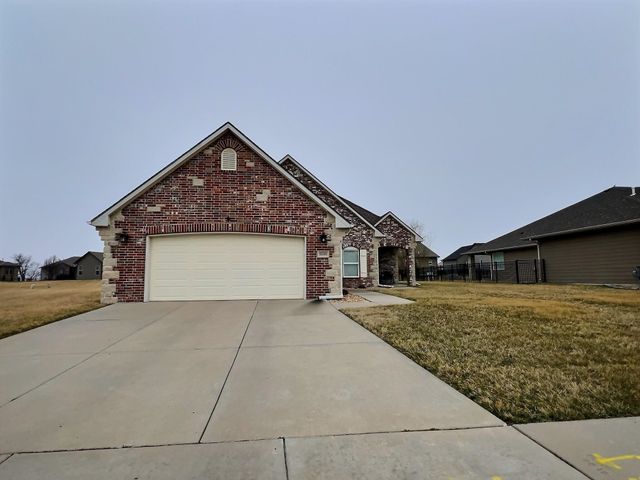 5095 N Remington St, Bel Aire, KS 67226