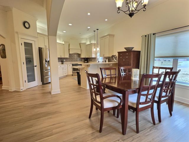 5095 N Remington St, Bel Aire, KS 67226