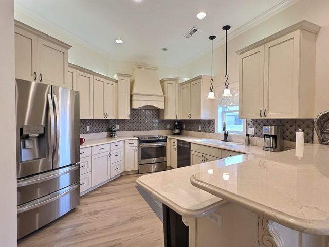 5095 N Remington St, Bel Aire, KS 67226